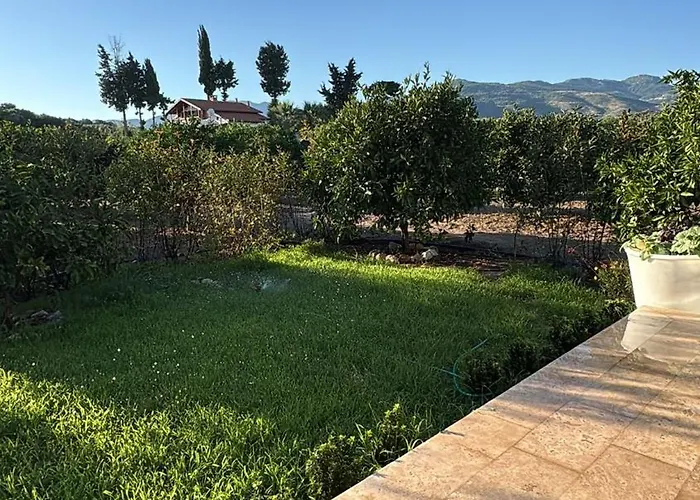 Mandalina Bahce Evleri