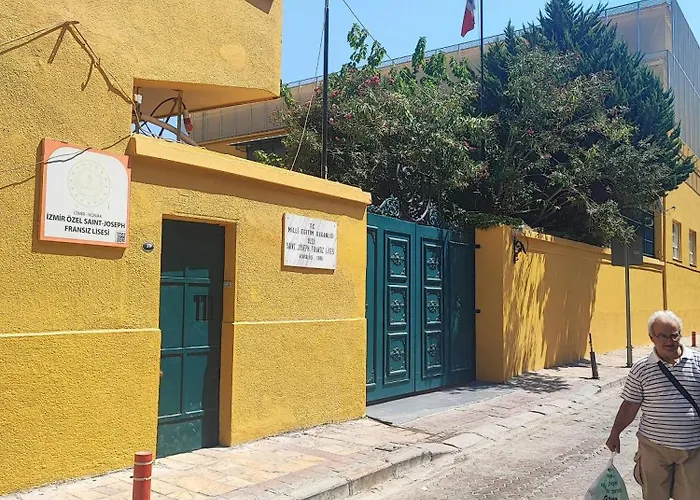 Historical House In Alsancak